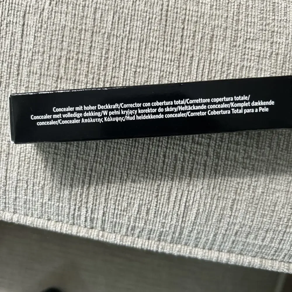 NEW IN BOX! Bobbi Brown Skin Full Cover Concealer Cool Espresso .27 FL OZ /8ml